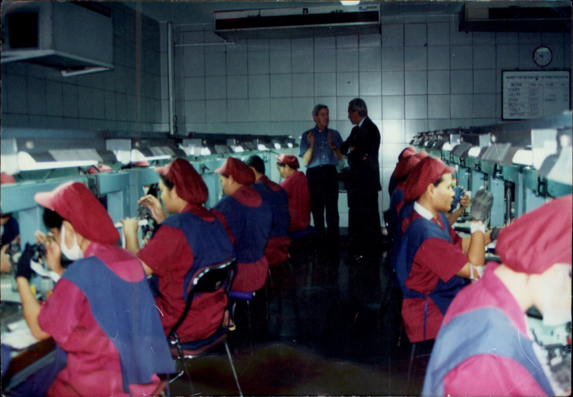 Visita a un laboratorio di lavorazione delle pietre, archivio Paolillo